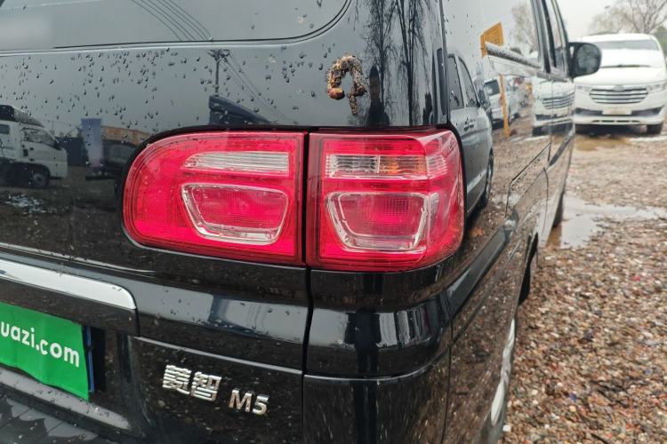 Used FORTHING Lingzhi 2023 M5L 1.6L Base Model 7 Seats
