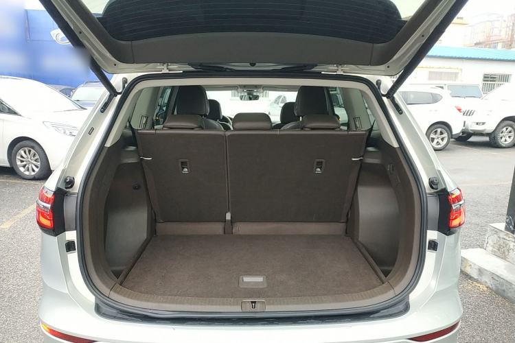 Used Volkswagen Viloran 2024 330TSI Luxury Edition
