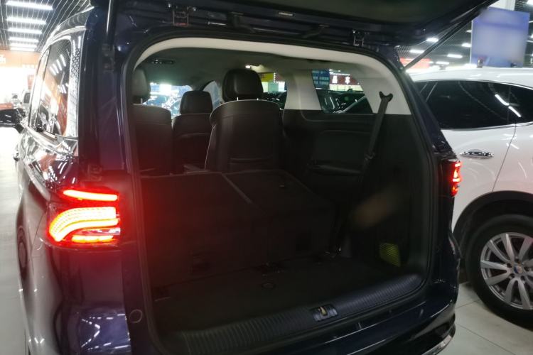 Used Roewe iMAX8 2022 Model 400TGI Exclusive Version for Key Accounts
