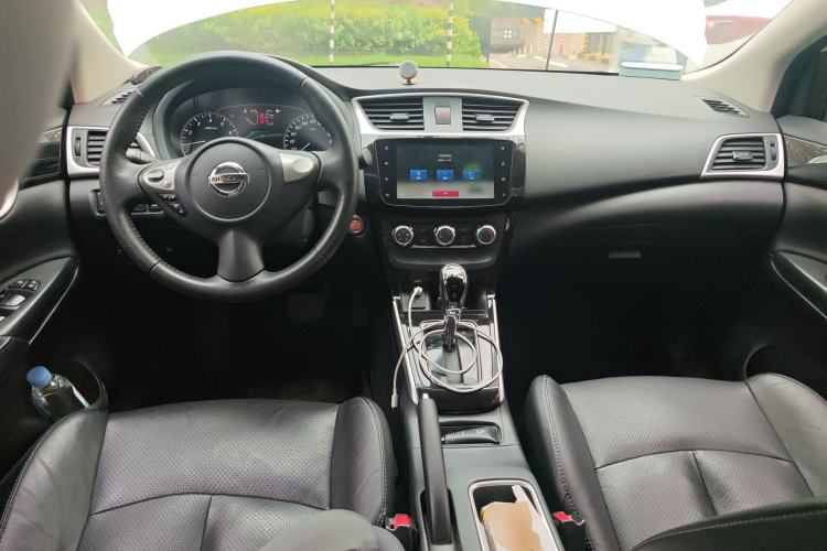 Used Nissan Sylphy 2019 1.6XV CVT Smart Connect Luxury Edition China V Standard Center Console