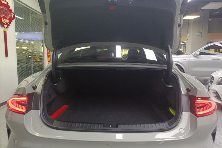 Used Xiaomi Auto SU7 2024 Rear-Drive Long-Range Intelligent Driving Version Trunk