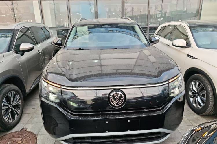 Used Volkswagen Teramont 2025 Tiguan Pro 450TSI 4Motion Explorer Edition
