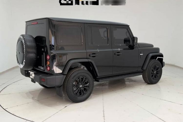 Used 212 T01 2024 2.0T Explorer Rear Right 45 Deg