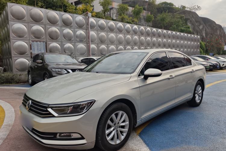 Used Volkswagen Magotan 2018 280TSI DSG Comfort Model