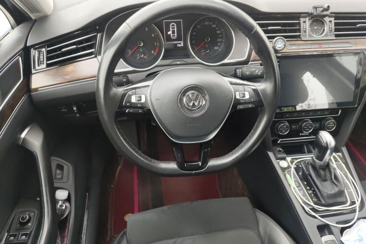 Used Volkswagen Magotan 2018 330TSI DSG Luxury Model Steering Wheel