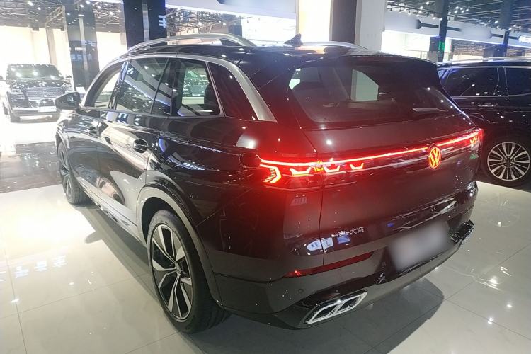Used Volkswagen Tavendor 2025 Model 380TSI Four-Wheel Drive R-Line Pilgrimage Zhongxiang Edition Exterior 2