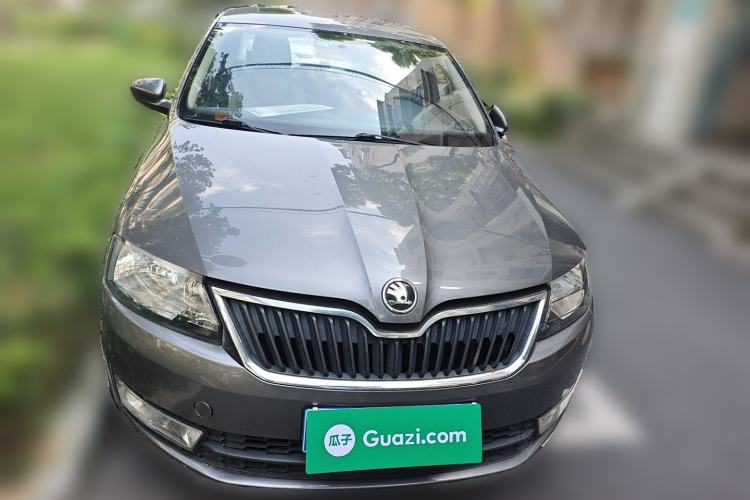 Used Skoda Rapid 2013 1.6L Manual Smart Selection Model
