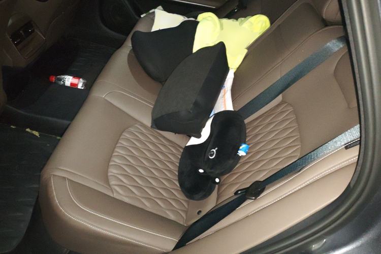 Used BYD Han 2023 EV Champion Edition 605KM Front-Drive Premium Model Left Rear Seat