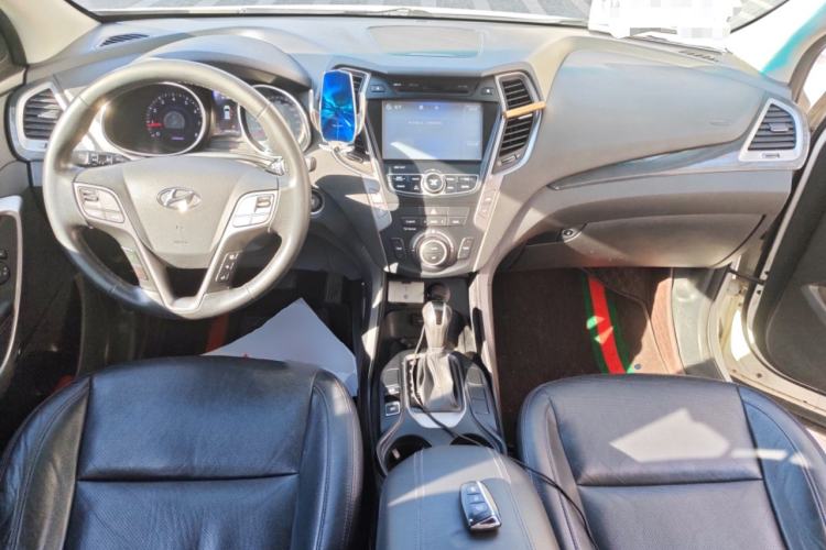 Used Hyundai Santa Fe 2015 2.0T Automatic Two-Wheel Drive Smart Version 5 Seats
