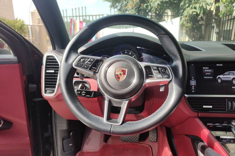 Used Porsche Cayenne 2019 Cayenne 3.0T Steering Wheel