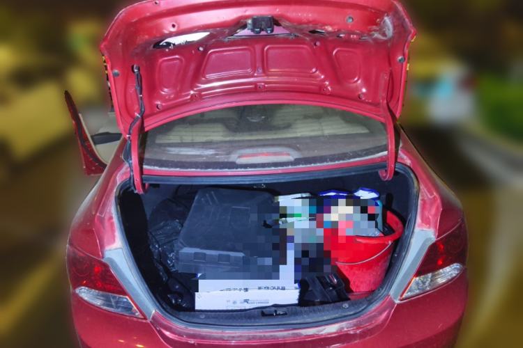 Used Hyundai Verna (older generation) 2010 Sedan 1.4L Manual Comfort GS Trunk