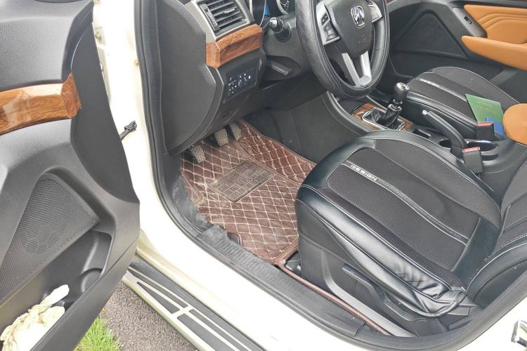 Used BAIC Weiwang S50 2016 1.5T Manual Happy Motion Superior Edition
