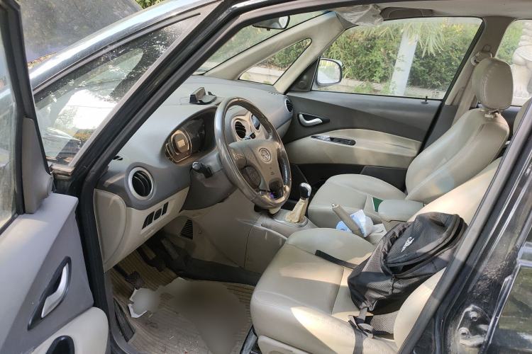 Used JAC Group Refine M2 2012 1.8L MT Business Luxury 5-Seater
