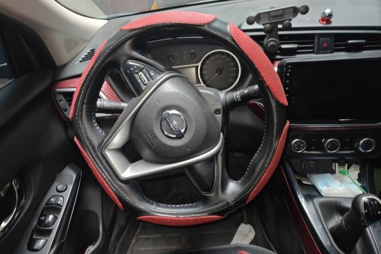 Used Nissan Lannia 2016 1.6L Manual Cool Edition
