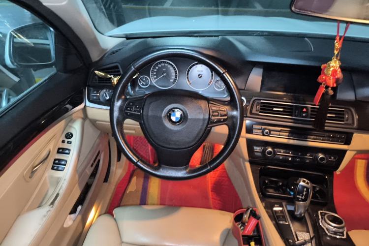 Used BMW 5 Series 2012 530Li Luxury Model Steering Wheel