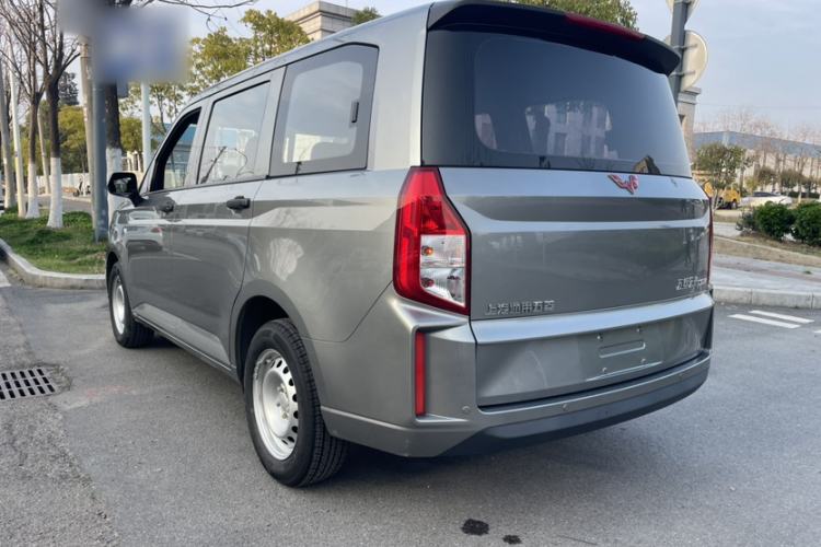 Used Wuling Hongguang PLUS 2019 1.5T Manual Standard Edition 5 Seats
