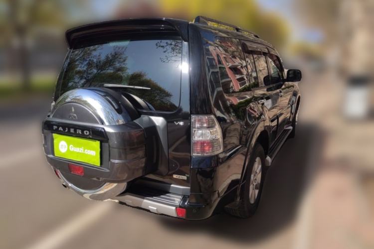 Used Mitsubishi Pajero 2016 3.0L Automatic Luxury Version China V Standard Rear Right 45 Deg