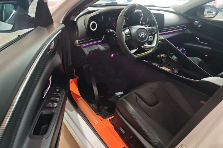 Used Hyundai Elantra 2023 1.5L CVT LUX Prestige Edition Driver Seat