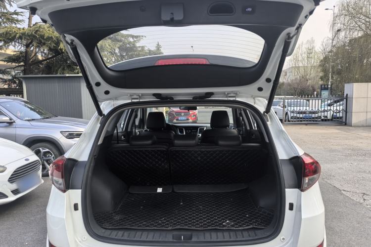 Used Hyundai Tucson 2018 1.6T Dual-Clutch Two-Wheel Drive 15th Anniversary Special Edition
