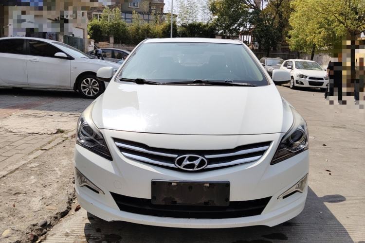 Used Hyundai Verna (older generation) 2014 1.4L Automatic Leading-Edge GLX