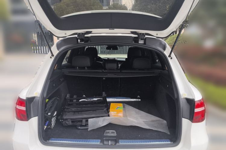 Used Mercedes-Benz GLC 2016 GLC 300 4MATIC Dynamic Model Trunk