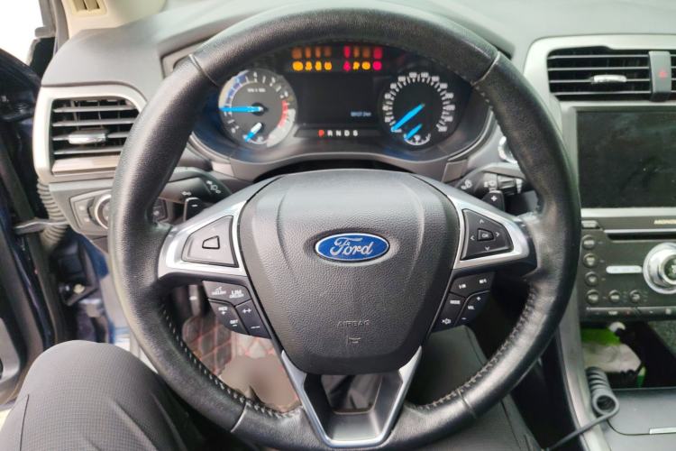 Used Ford Mondeo 2018 EcoBoost 180 Smart Control Fashion Model China VI Standard Steering Wheel