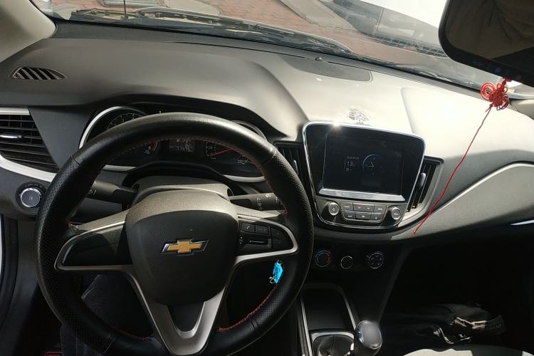 Used Chevrolet Monza 2019 320T Manual Xinxin Edition China VI Center Console