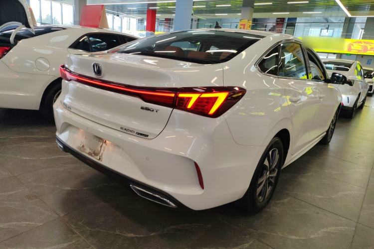 Used CHANGAN Eado 2023 Changan Edition PLUS Blue Whale NE 1.4T GDI DCT Prestige Version
