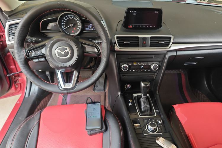 Used Mazda 3 Axela 2017 Sedan 1.5L Automatic Luxury Model Emission Standard China V
