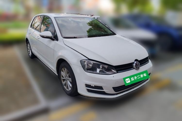 Used Volkswagen Golf 2016 1.6L Automatic Fashion Model Front Right 45 Deg