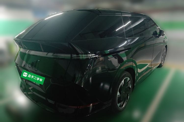 Used XPeng X9 2024 702 Ultra-Long Range Max
