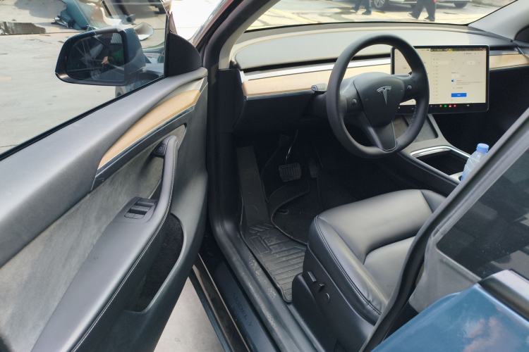 Used Tesla Model Y 2022 Rear-Wheel-Drive Version
