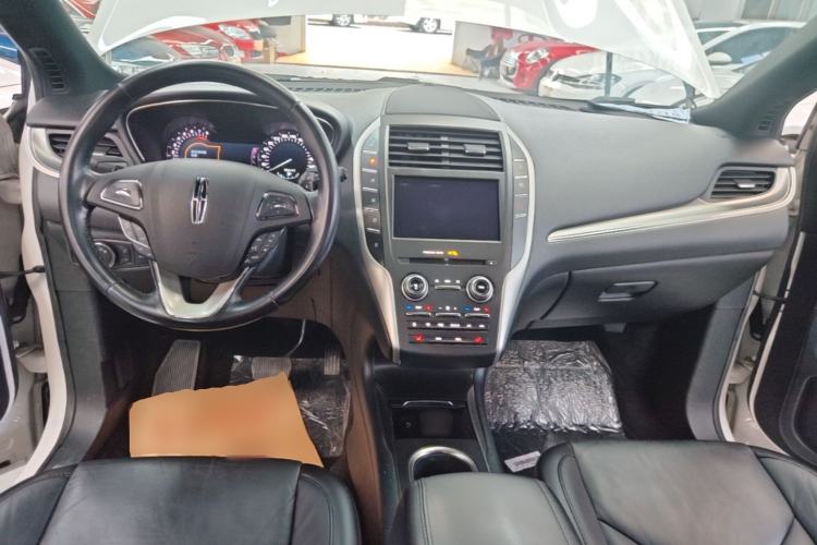 Used Lincoln MKC 2017 2.0T Two-Wheel Drive Deluxe Edition