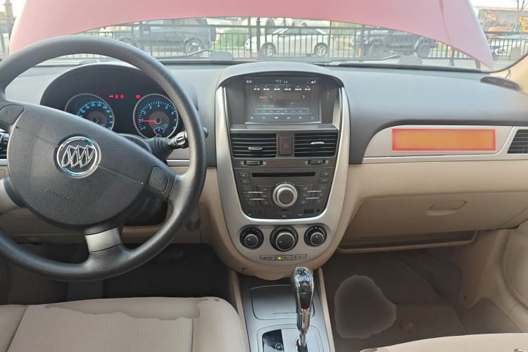 Used Buick Excelle 2015 1.5L Automatic Classic Model
