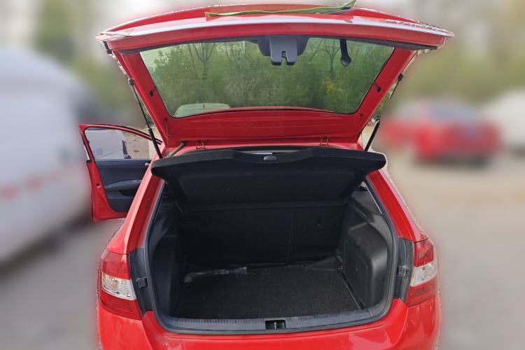 Used Skoda Rapid Spaceback 2016 Revised Version 1.4L Manual Front-Drive Edition Trunk