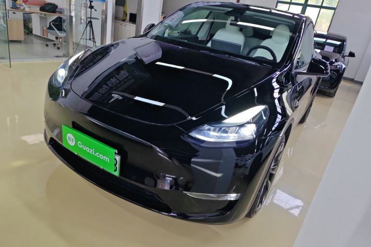 Used Tesla Model Y 2023 Long-Range All-Wheel-Drive Version