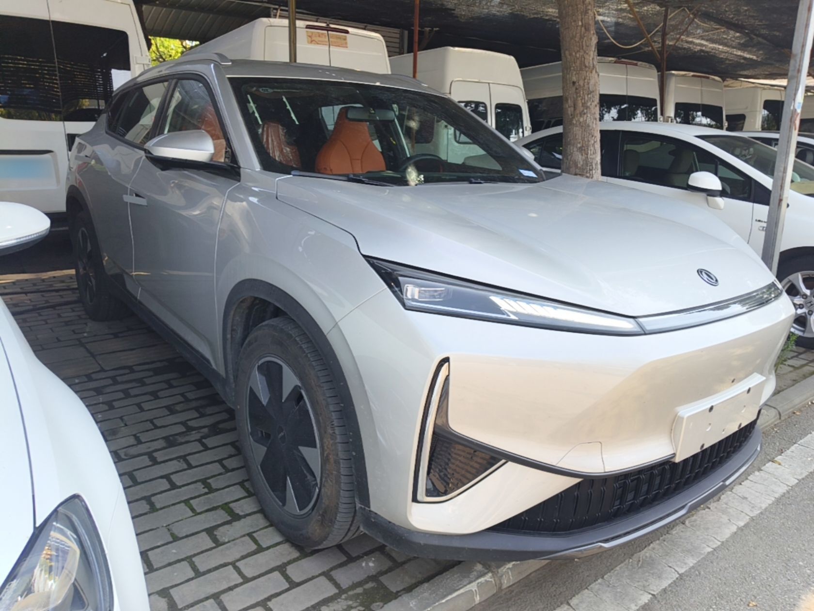 Dongfeng Aeolus L7 New Energy 2024 205 Air — снимка 3