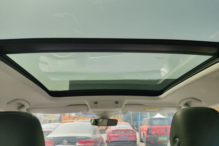 Used Volkswagen Tayron 2023 300TSI Two-Wheel-Drive Luxury Plus Advanced Edition Headliner