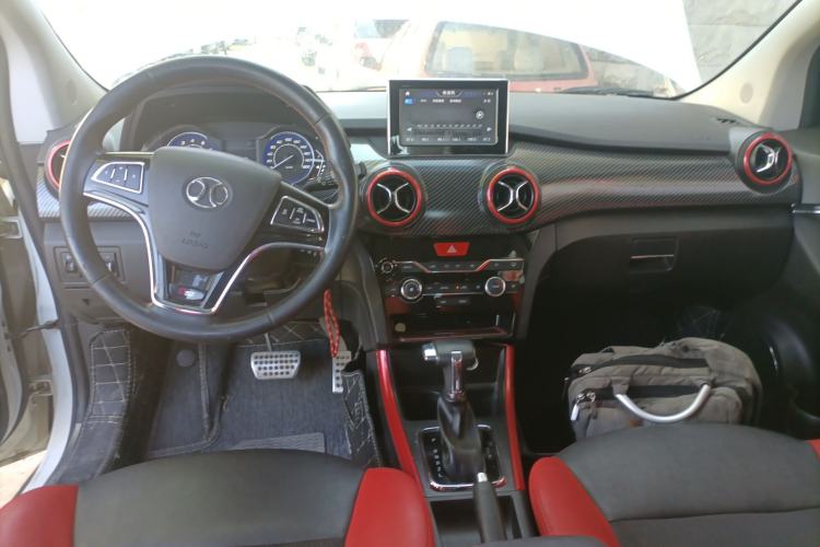 Used BAIC Senova X25 2015 1.5L Automatic Elite Model Center Console