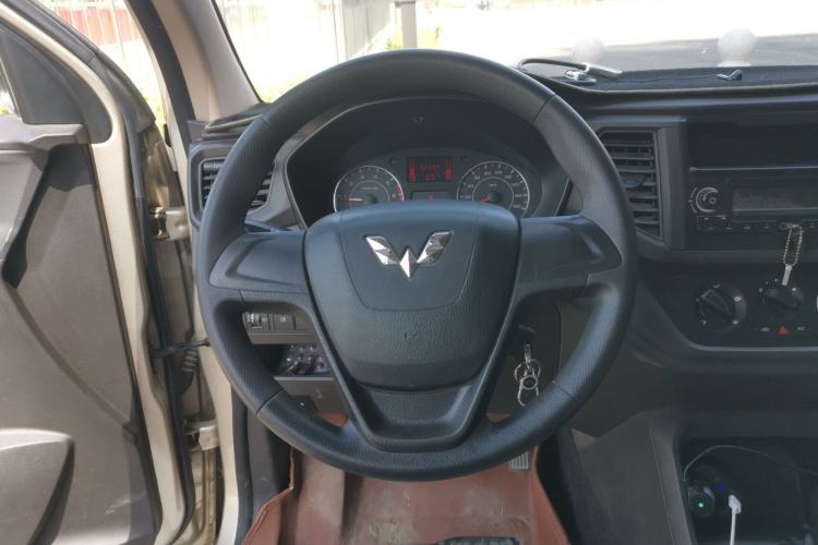 Used Wuling Hongguang V 2021 1.5L Jingqu Version LAR Steering Wheel