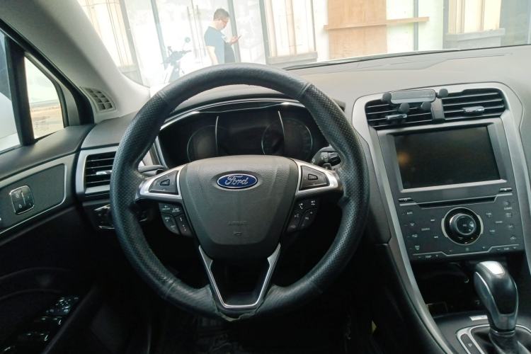 Used Ford Mondeo 2013 2.0L GTDi240 Luxury Sport Model Steering Wheel