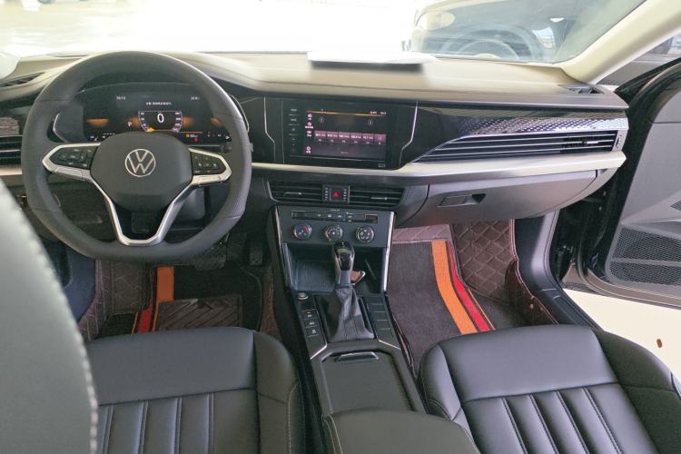 Used Volkswagen Passat 2023 280TSI Business Edition Center Console