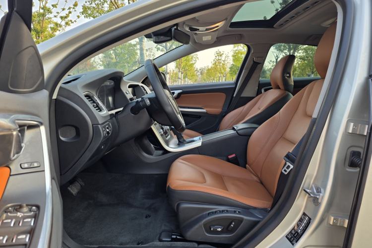 Used Volvo S60 2018 S60L T3 Smart Progress Edition
