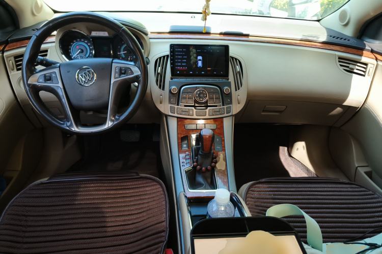 Used Buick LaCrosse 2011 2.4L SIDI Haoya Edition Center Console