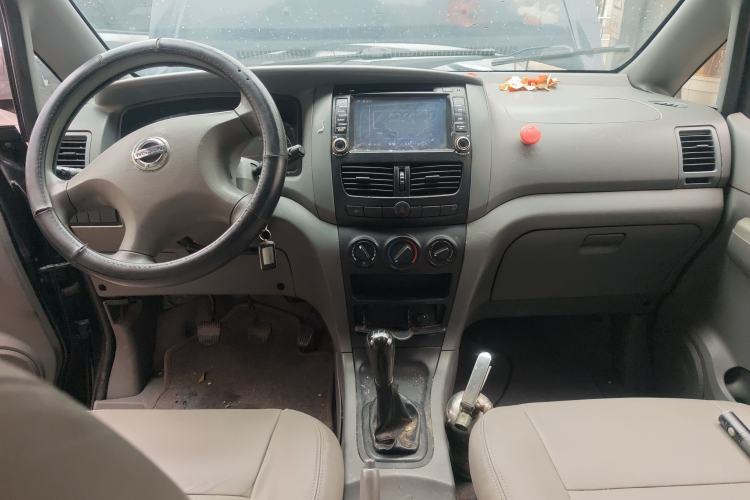 Used Dongfeng Shuaike 2011 1.5L Manual Standard Model 7 Seats China IV Standard
