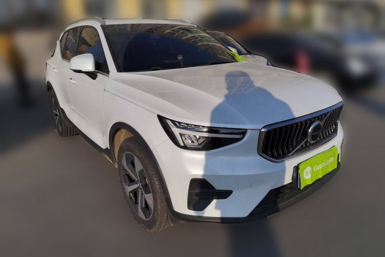 Used Volvo XC40 2023 B4 4x4 Smart Luxury Edition
