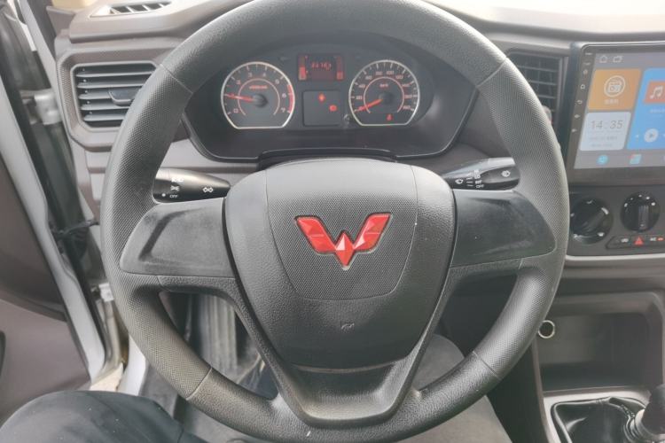 Used Wuling Hongguang V 2022 1.5L Jingqu Edition Electric-Assist LAR Steering Wheel