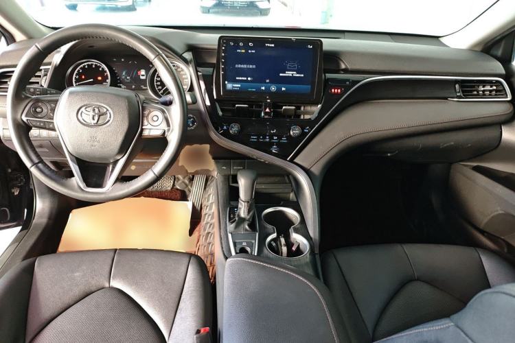 Used Toyota Camry 2021 2.0G Luxury Edition

