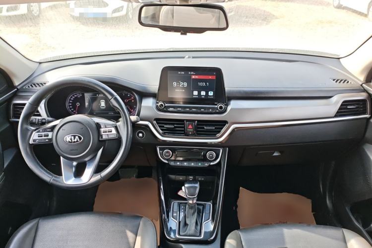 Used Kia Sportage R 2018 2.0L Automatic Smart Luxury Version China V Standard Center Console