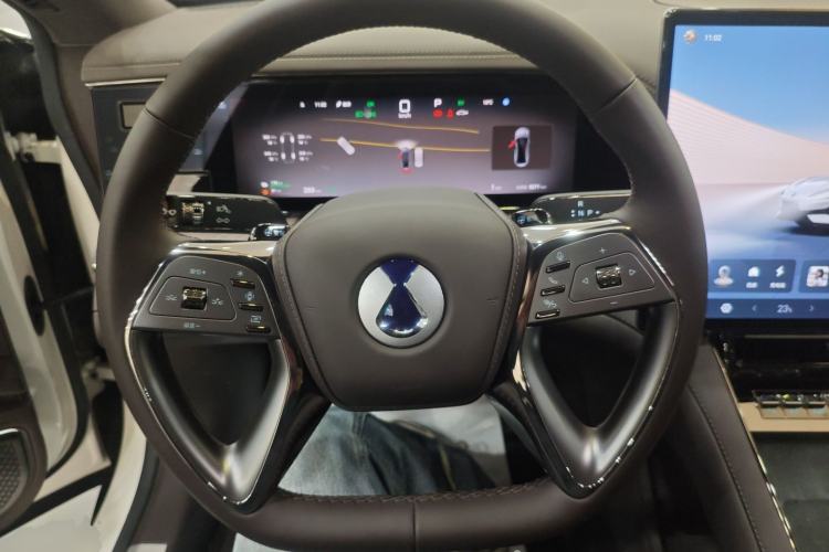 Used Denza Z9 2024 1100 km All-Wheel-Drive Ultra Version